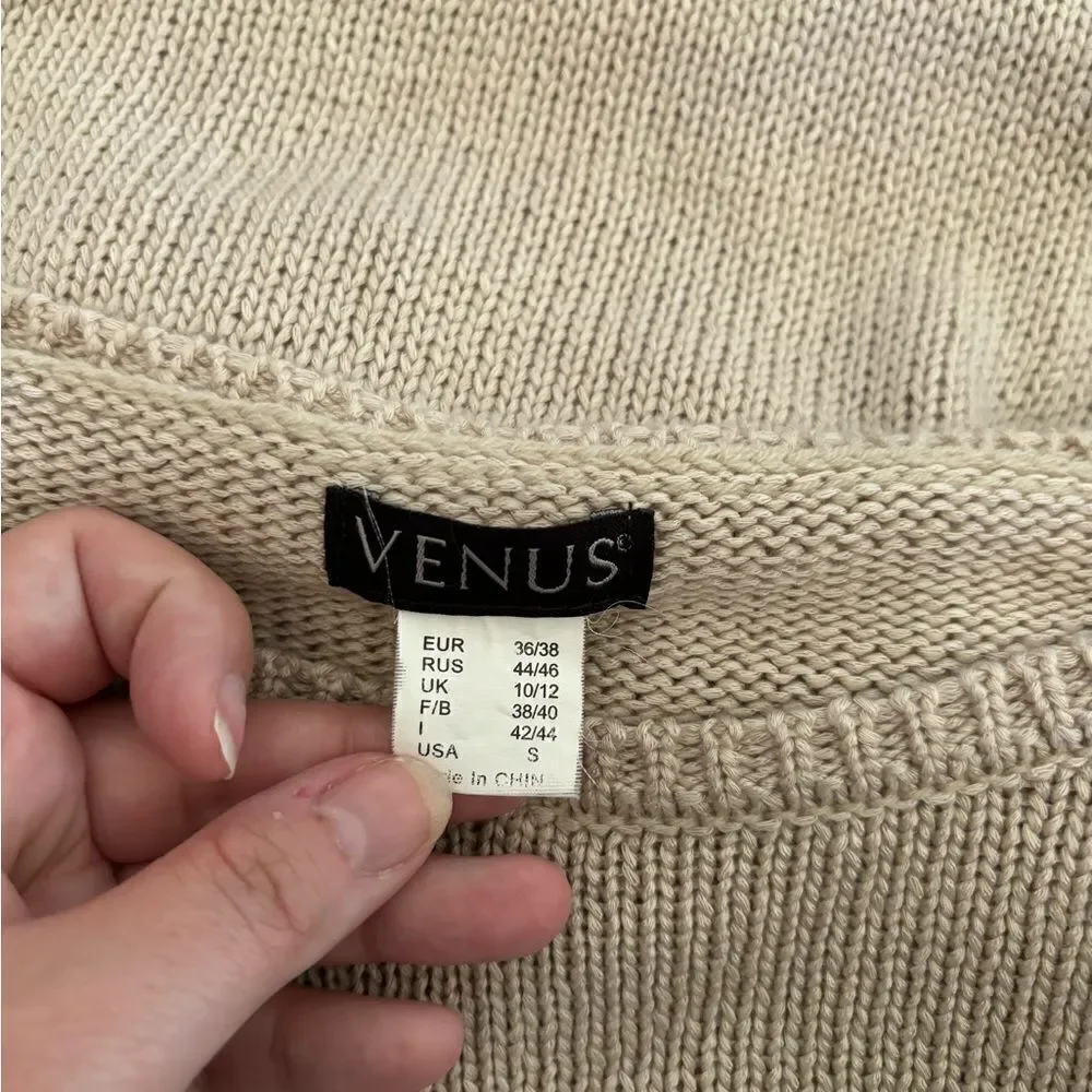 Venus  Cutout Sleeve Sweater Small